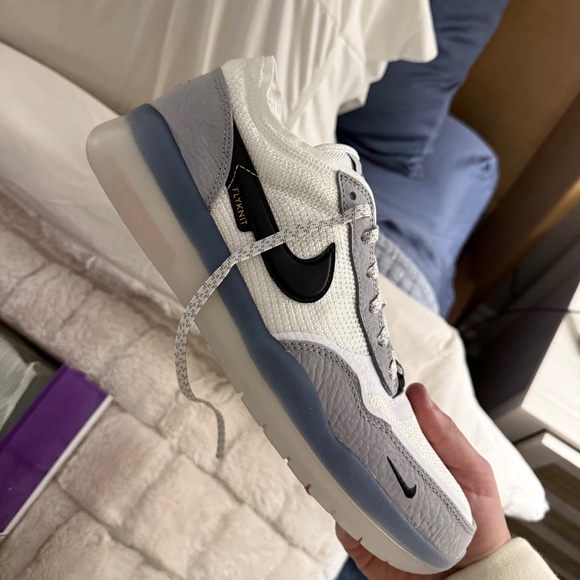 Nike SB PS8 shoes 9.5 main image 4